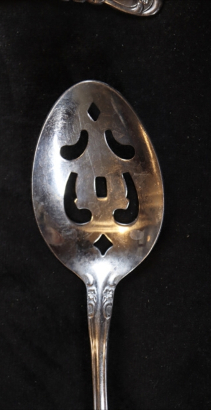 Vintage Rogers Stainless Flatware Plate Serving Fork & Spoons Set of 3 - Picture 3 of 5